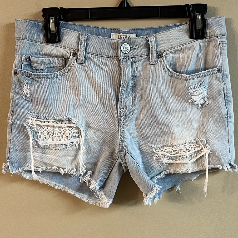 Light Washed Denim Ripped Shorts - Picture 2 of 6